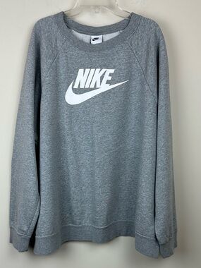 Nike Women’s Gray Crewneck Sweatshirt with White Swoosh Logo Size 2X